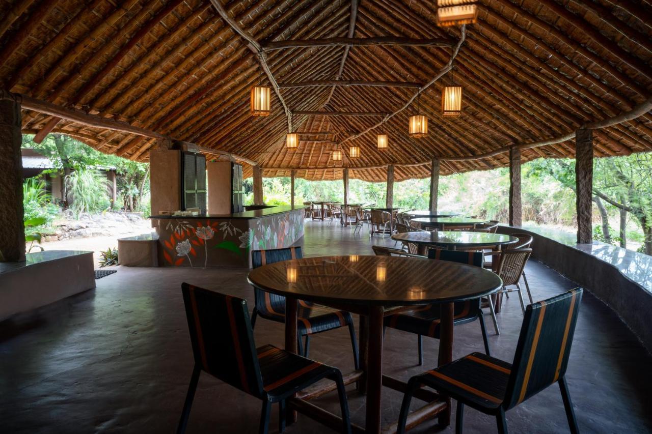 Hampi'S Whiskers Resort Екстериор снимка